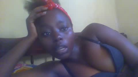 Snapshot of hornygal001 chatting on 12.17.24 hornygal001 online show from 12.17.24