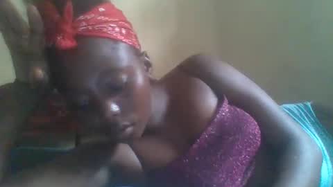 Snapshot of hornygal001 chatting on 12.21.24 hornygal001 online show from 12.21.24