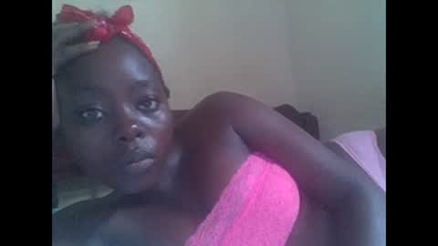 Snapshot of hornygal001 chatting on 12.24.24 hornygal001 online show from 12.24.24