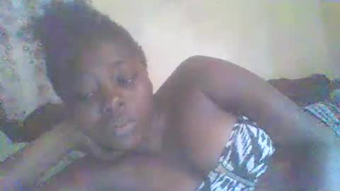 Snapshot of hornygal001 chatting on 02.13.25 hornygal001 online show from 02.13.25
