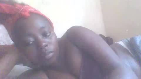 Snapshot of hornygal001 chatting on 02.14.25 hornygal001 online show from 02.14.25
