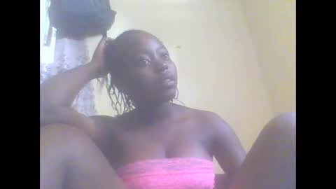 Snapshot of hornygal001 chatting on 02.20.25 hornygal001 online show from 02.20.25