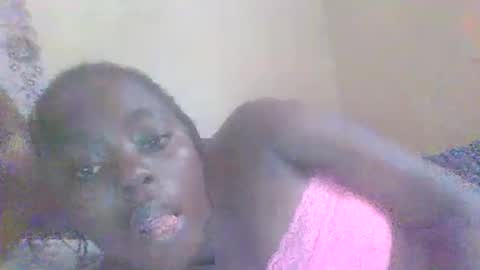 Snapshot of hornygal001 chatting on 03.05.25 hornygal001 online show from 03.05.25