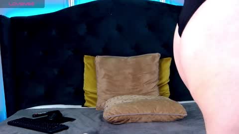 Snapshot of hornygirllx chatting on 02.18.25 AshlineKatte online show from 02.18.25