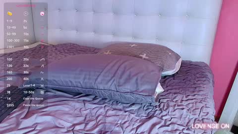 Snapshot of hornyhousekeeper_ chatting on 12.18.24 Valentina online show from 12.18.24