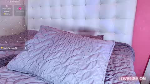 Snapshot of hornyhousekeeper_ chatting on 12.28.24 Valentina online show from 12.28.24
