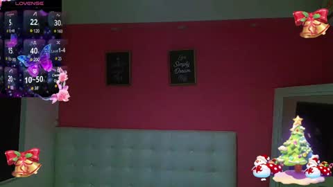 Snapshot of hornyhousekeeper_ chatting on 12.31.24 Valentina online show from 12.31.24