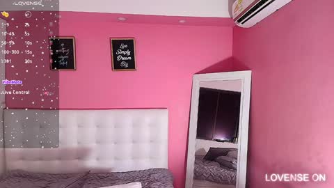 Snapshot of hornyhousekeeper_ chatting on 01.09.25 Valentina online show from 01.09.25