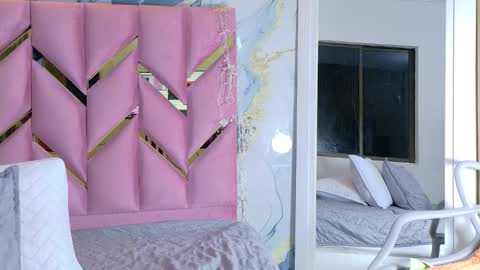 Snapshot of hornyhousekeeper_ chatting on 09.15.25 Valentina online show from 09.15.25