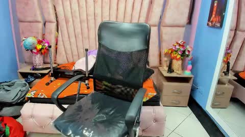 Snapshot of hornyskinny26 chatting on 02.02.26 hornyskinny26 online show from 02.02.26