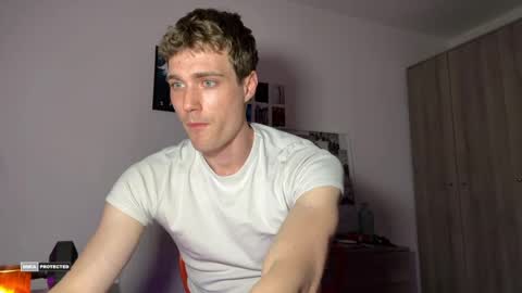 Snapshot of hornytwunk01 chatting on 04.28.26 hornytwunk01 online show from 04.28.26