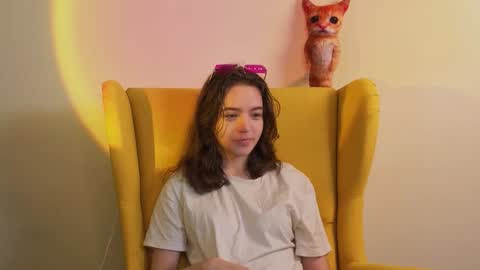 Snapshot of hortenciajenovese chatting on 10.04.25 Mia online show from 10.04.25