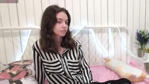 Snapshot of hortenciajenovese chatting on 10.12.25 Mia online show from 10.12.25