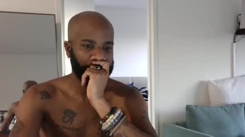 Snapshot of horus00 chatting on 12.23.24 Horus00 online show from 12.23.24