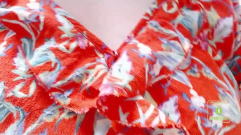 Snapshot of hot_and_pretty chatting on 01.08.25 Lila online show from 01.08.25