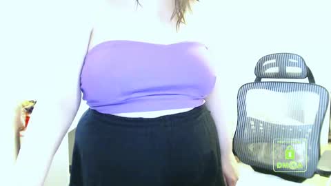 Snapshot of hot_and_pretty chatting on 03.01.25 Lila online show from 03.01.25