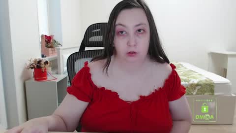 Snapshot of hot_and_pretty chatting on 03.08.25 Lila online show from 03.08.25