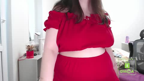 Snapshot of hot_and_pretty chatting on 10.10.25 Lila online show from 10.10.25