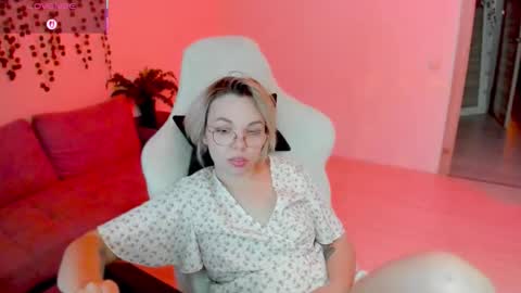   online show from 11.04.25