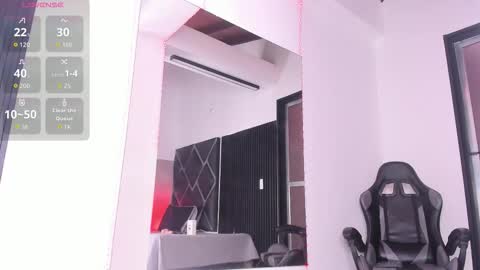 hot boy 04 online show from 10.22.25