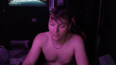 Snapshot of hot_boy_2002_ chatting on 10.06.25 Hot boy 2002 online show from 10.06.25