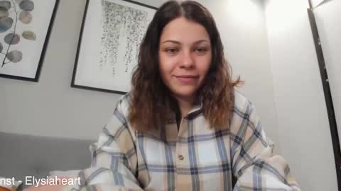 LiluCaroline online show from 03.12.25