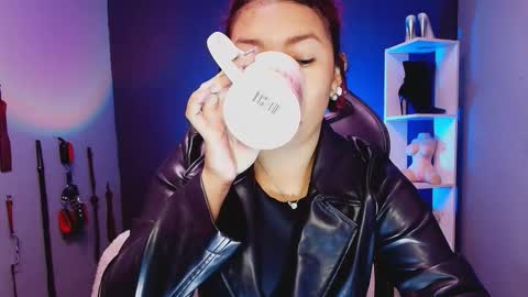 hot chocolate 4u online show from 11.20.25