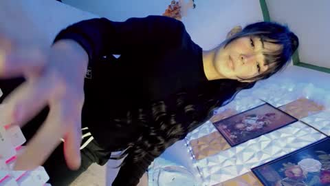 its me CLAUDIA online show from 02.25.25