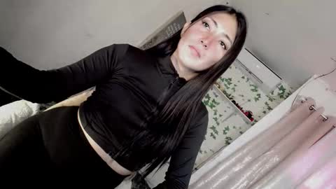 its me CLAUDIA online show from 10.03.25