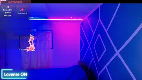 Hot Couple online show from 10.09.25