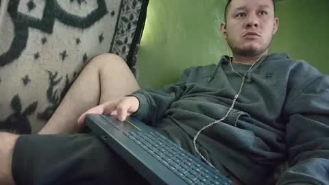 hot_guy36 online show from 11.17.25
