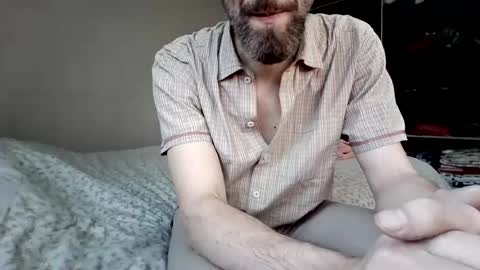 Snapshot of hot_hung_daddy_4u chatting on 04.16.26 Daddy online show from 04.16.26