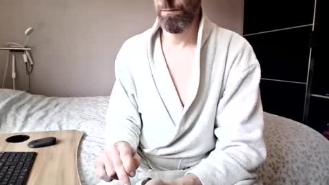 Snapshot of hot_hung_daddy_4u chatting on 04.24.26 Daddy online show from 04.24.26
