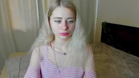 Snapshot of hot_kittie_hot chatting on 06.21.26 hot_kittie_hot online show from 06.21.26