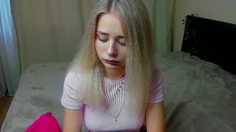 Snapshot of hot_kittie_hot chatting on 07.14.26 hot_kittie_hot online show from 07.14.26