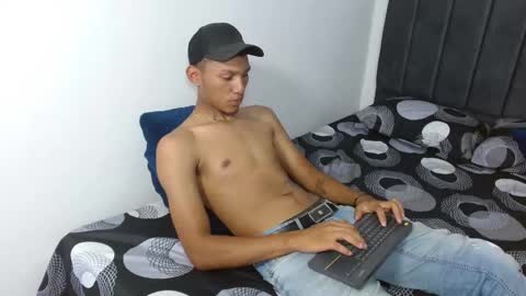 Snapshot of hot_kratoxxx chatting on 09.14.25 hot_kratoxxx online show from 09.14.25