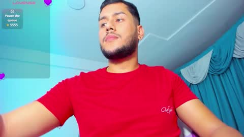 Snapshot of hot_latino_boy_ chatting on 10.19.25 Alejandro online show from 10.19.25