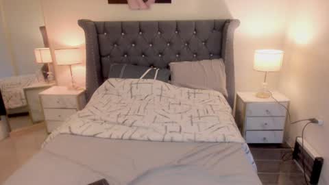 Snapshot of hot_laureen chatting on 12.02.24 lyn online show from 12.02.24