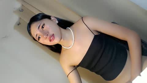 Snapshot of hot_little_angel18 chatting on 05.22.26 hot_little_angel18 online show from 05.22.26