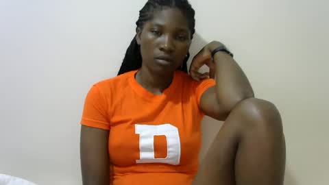 Snapshot of hot_lonnah chatting on 01.17.25 LONNAH online show from 01.17.25