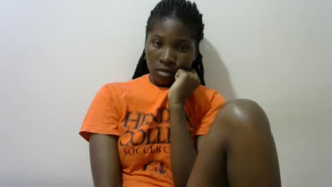 Snapshot of hot_lonnah chatting on 01.21.25 LONNAH online show from 01.21.25