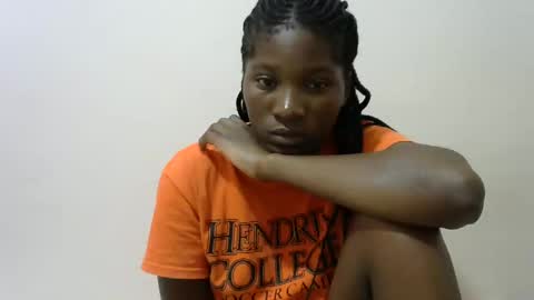 Snapshot of hot_lonnah chatting on 01.21.25 LONNAH online show from 01.21.25