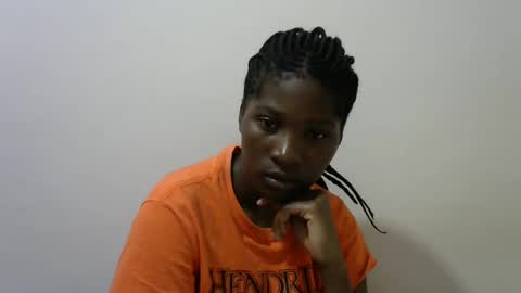 Snapshot of hot_lonnah chatting on 01.21.25 LONNAH online show from 01.21.25