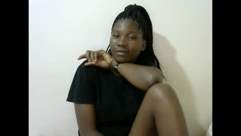 Snapshot of hot_lonnah chatting on 02.04.25 LONNAH online show from 02.04.25
