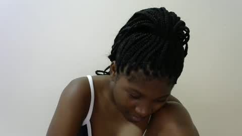 Snapshot of hot_lonnah chatting on 02.09.25 LONNAH online show from 02.09.25