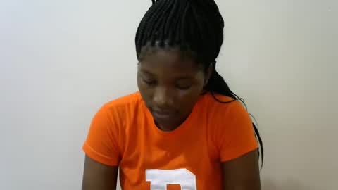 Snapshot of hot_lonnah chatting on 02.12.25 LONNAH online show from 02.12.25