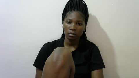 Snapshot of hot_lonnah chatting on 02.13.25 LONNAH online show from 02.13.25