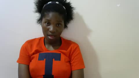 Snapshot of hot_lonnah chatting on 03.04.25 LONNAH online show from 03.04.25