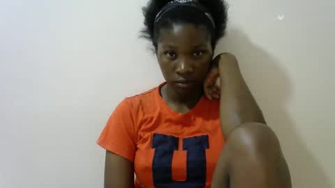 Snapshot of hot_lonnah chatting on 03.05.25 LONNAH online show from 03.05.25