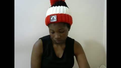 Snapshot of hot_lonnah chatting on 03.05.25 LONNAH online show from 03.05.25